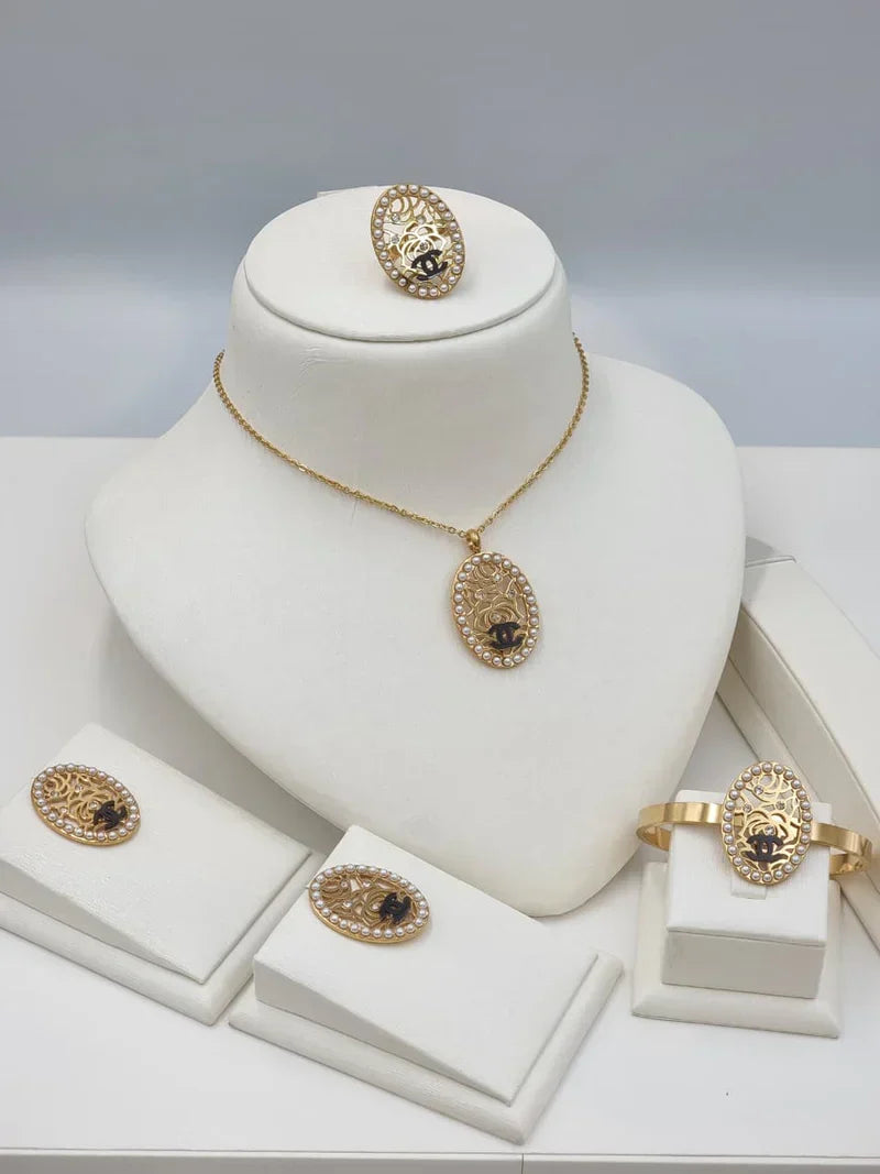 Vintage Rose Emblem Jewelry Set